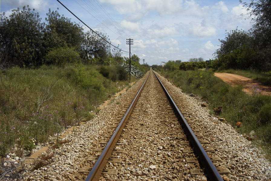 2003-04-25-019-Railway-line-to-Istanbul