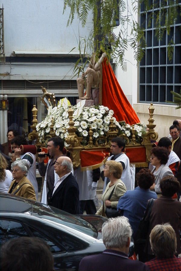 2004-04-04-016-Procession-in-Tavira