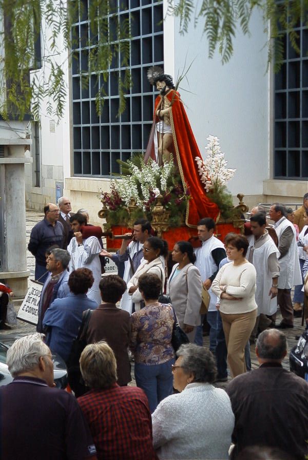 2004-04-04-017-Procession-in-Tavira