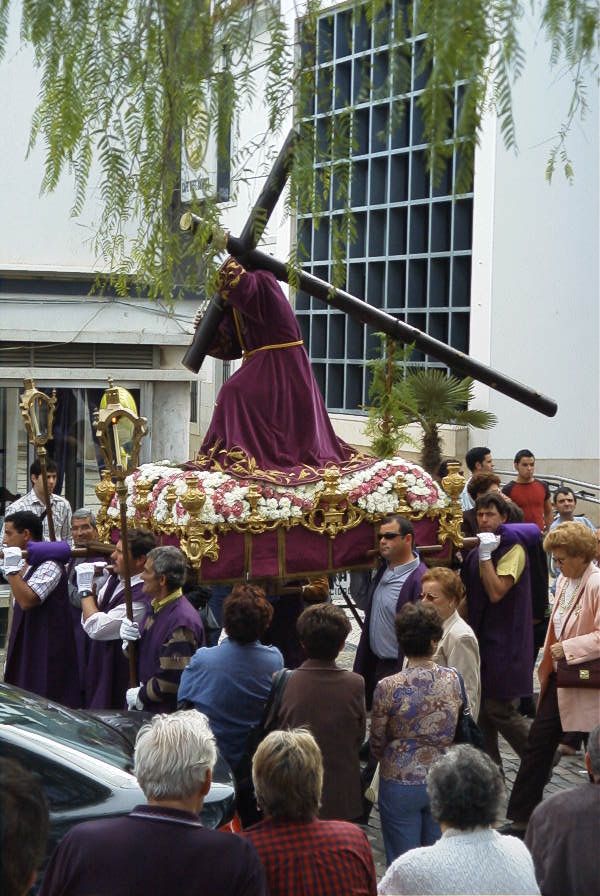 2004-04-04-018-Procession-in-Tavira