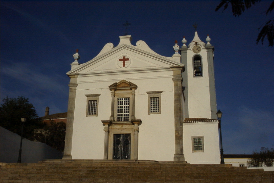 2004-04-05-044-Estoi-church