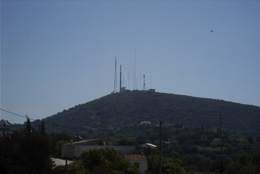 2004-04-06-007-Antenna-farm