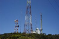 2004-04-06-042-Antenna-farm