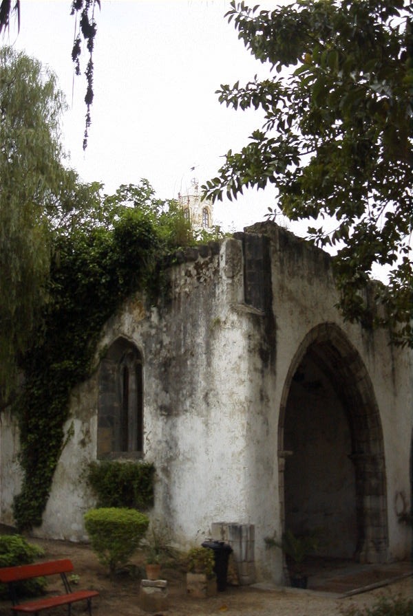 2004-04-08-052-Church-in-Tavira