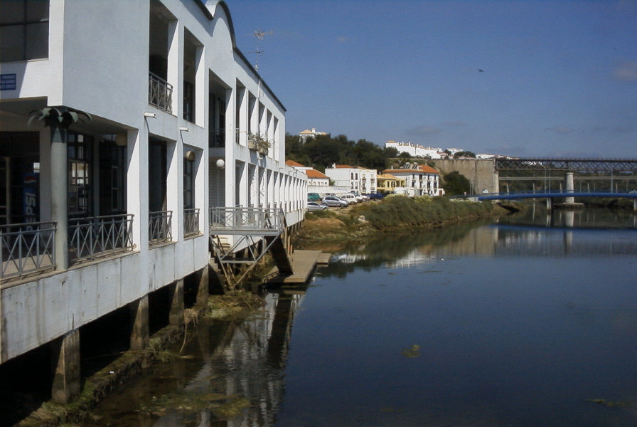 2004-04-16-002-Tavira-bus-station