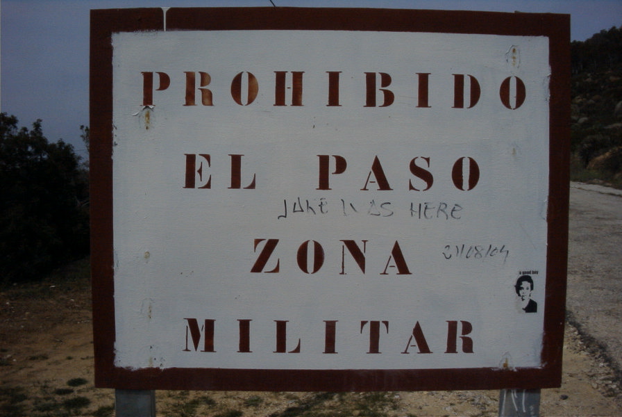 2005-04-06-025-Oops-got-in-at-the-other-end