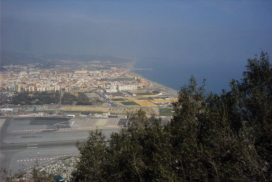 2006-02-15-030-Gibraltar-airport