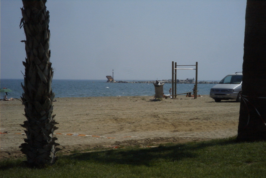 2006-04-13-017-Beach
