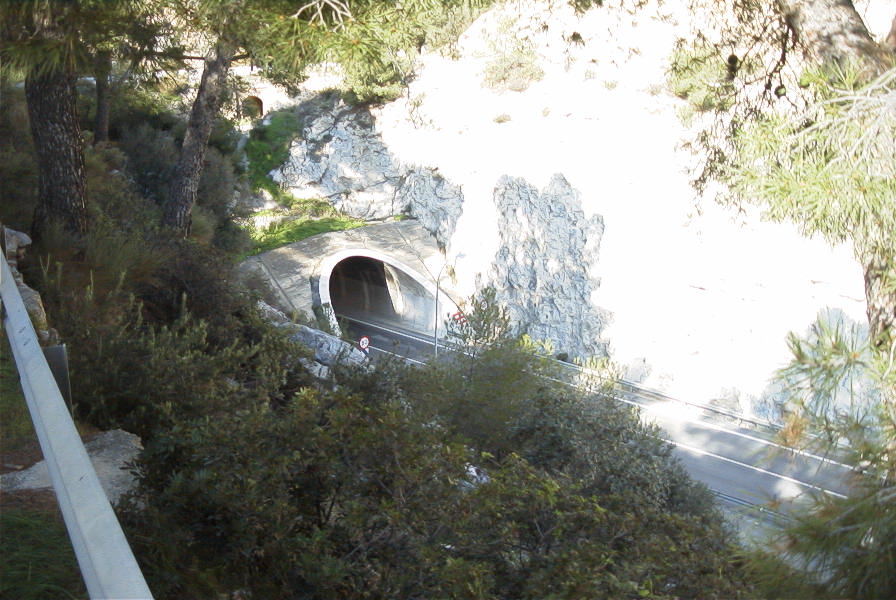 2006-12-28-029-Tunnel