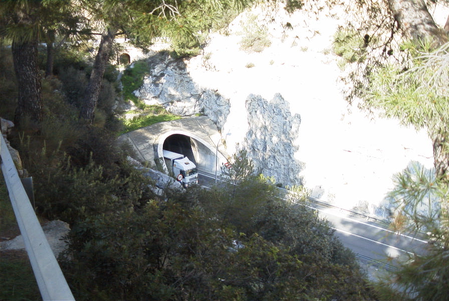 2006-12-28-030-Tunnel