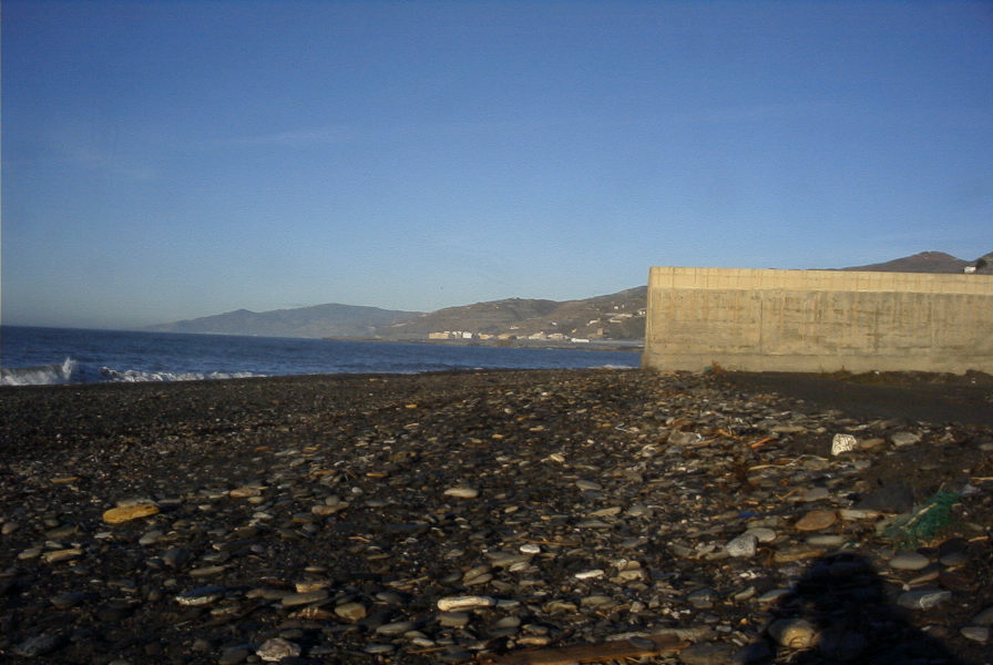 2007-02-13-015-River-flood-walls