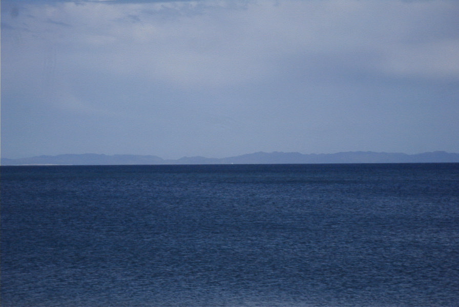 2007-04-01-014-Sea-and-Mountain