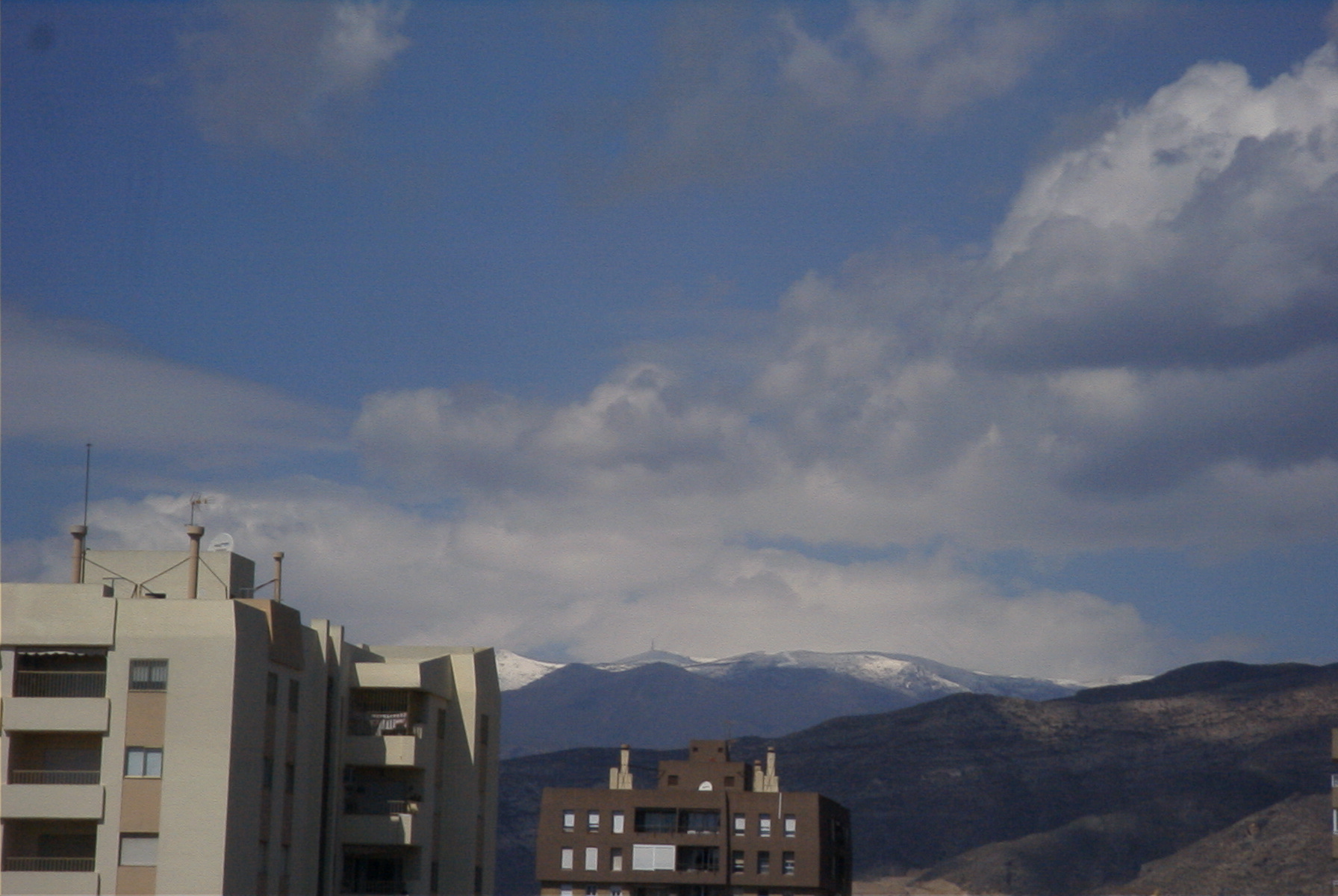 2007-04-07-002-Unusual-April-Snows