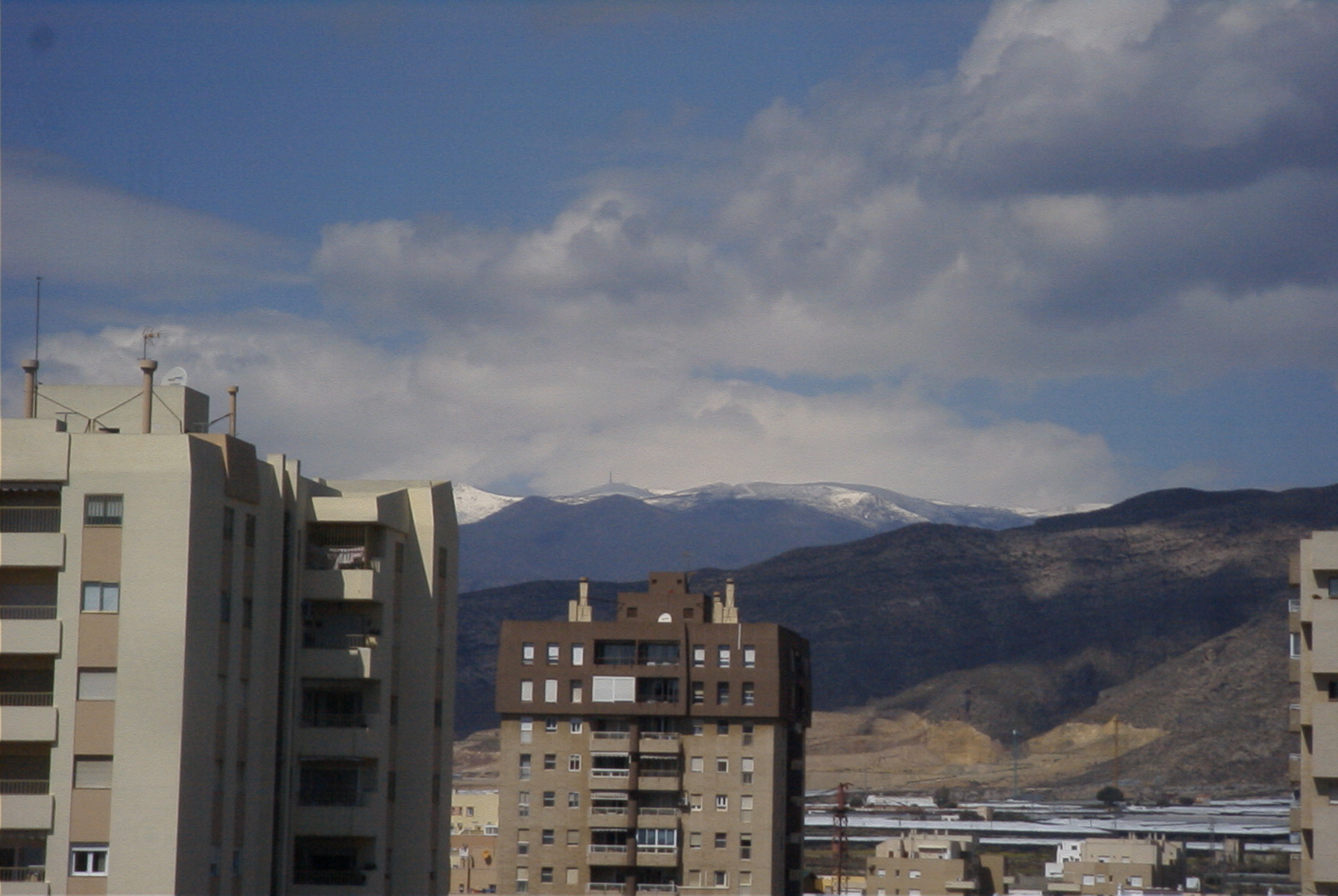 2007-04-07-003-Unusual-April-Snows
