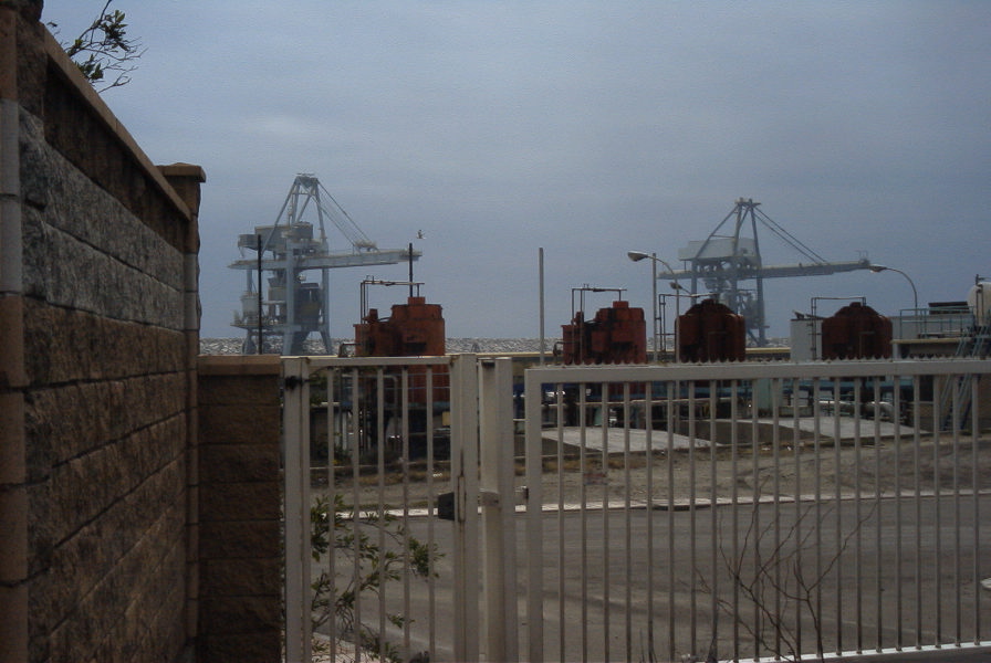 2007-04-11-059-Carboneras-Port-Middle