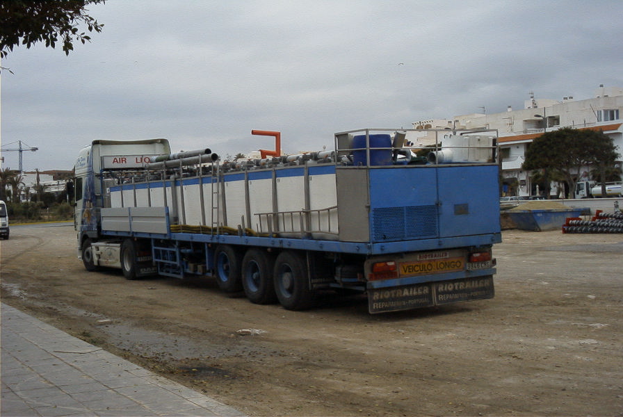 2007-04-11-083-Live-Fish-Transporter