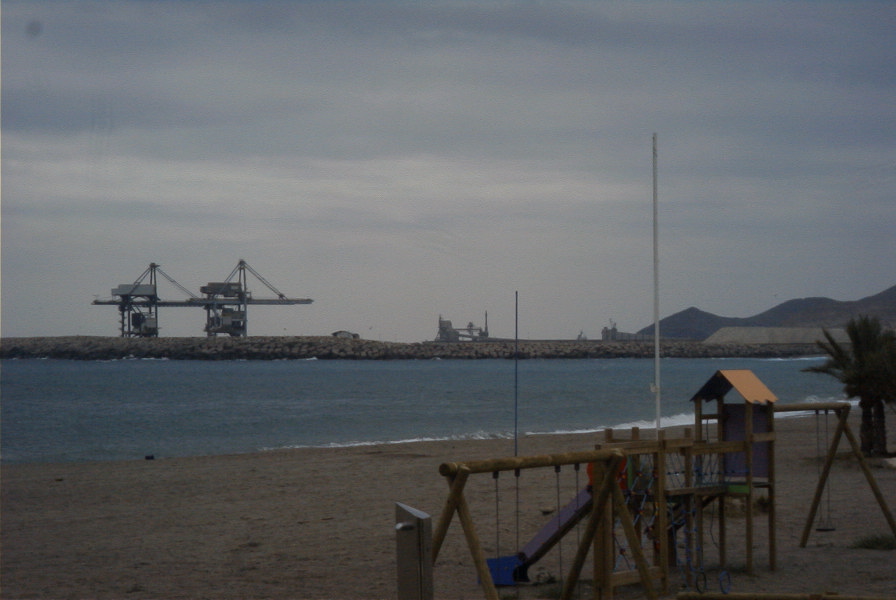 2007-04-11-088-Carboneras-Port-Middle