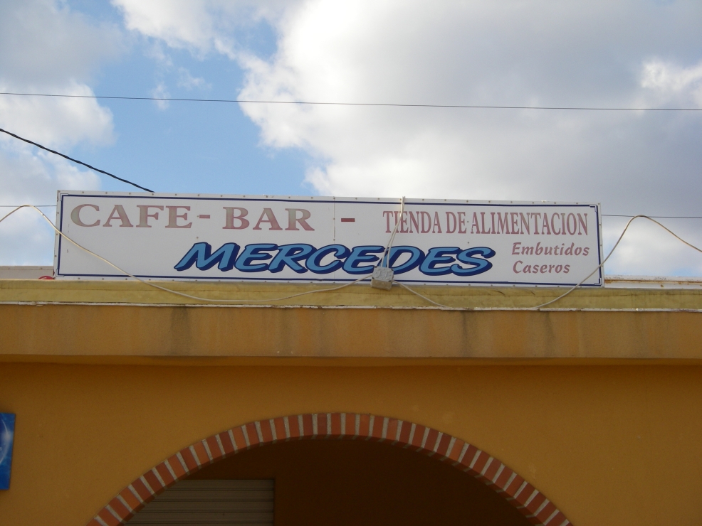 2007-12-24-043-Mercedes-Bar