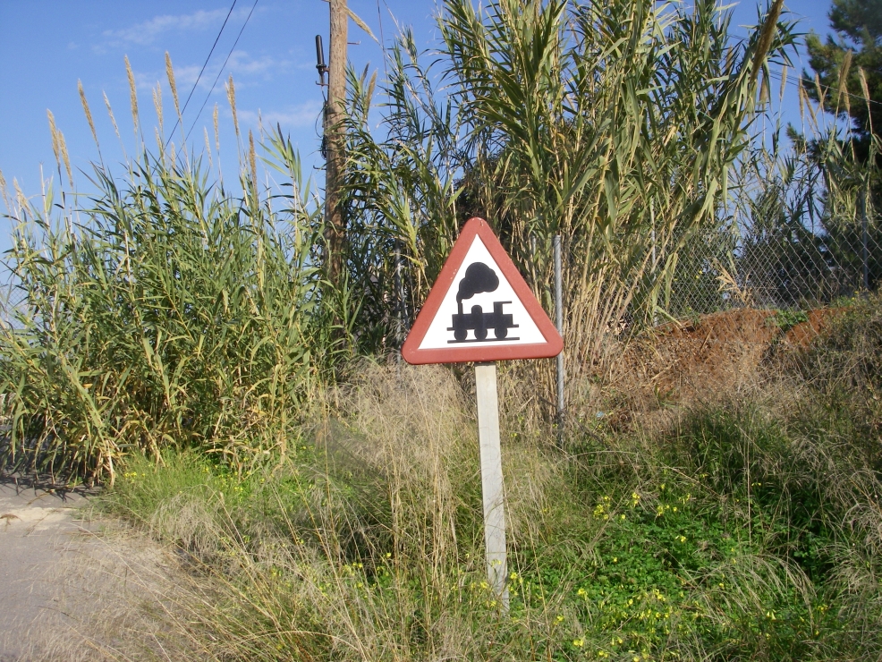 2007-12-28-014-Traditional-Train-Warning