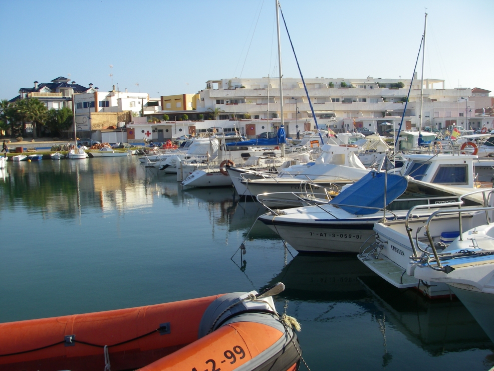 2007-12-29-015-Port-at-Cabo-Palos