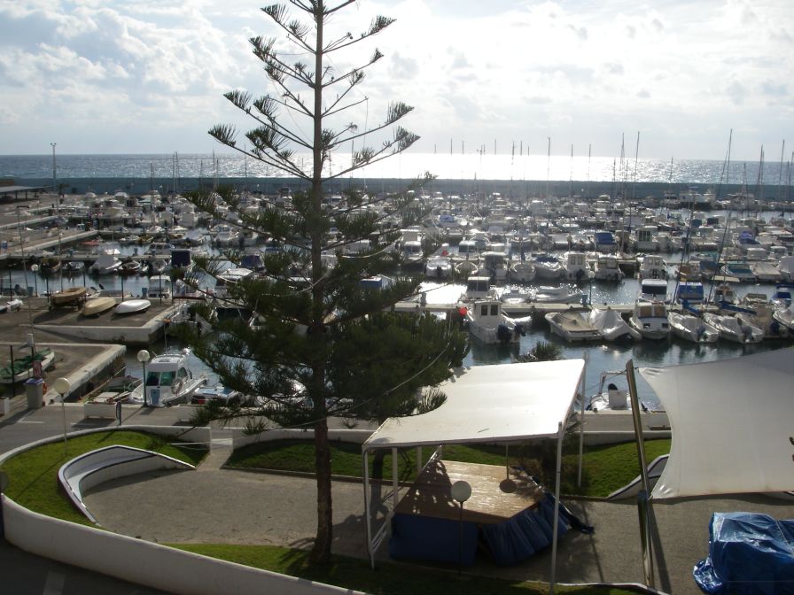 2008-02-12-002-Port