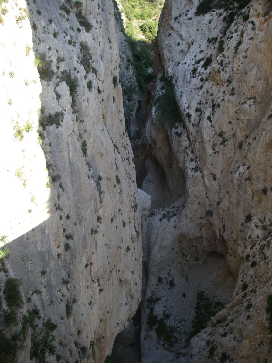 2008-03-26-013-Deep-gorge