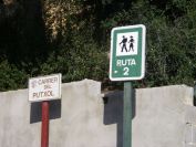2008-03-30-004-Stupid-sign-location