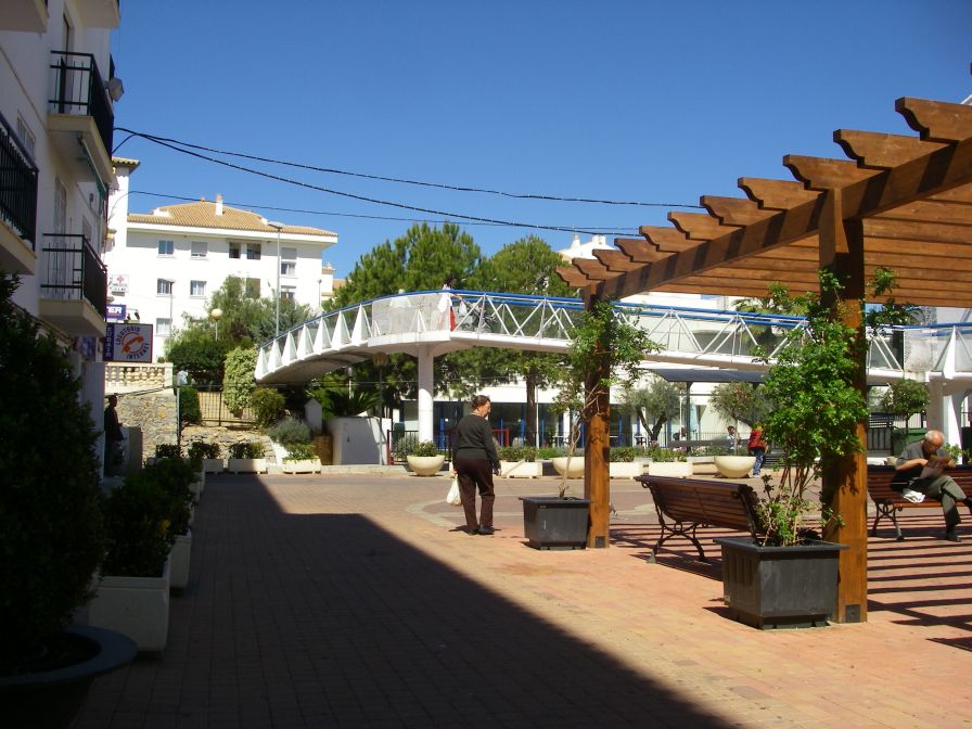 2008-03-31-002-Altea-Garganes-Station-Square