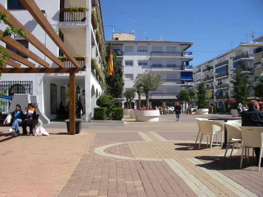 2008-03-31-003-Altea-Garganes-Station-Square