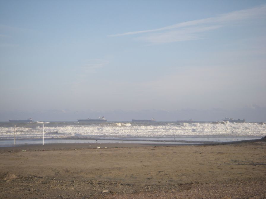2008-12-27-024-Tankers-On-Hold