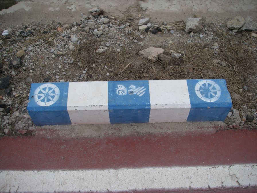 2008-12-24-003-Valencia-Cycle-Track-Way-Mark