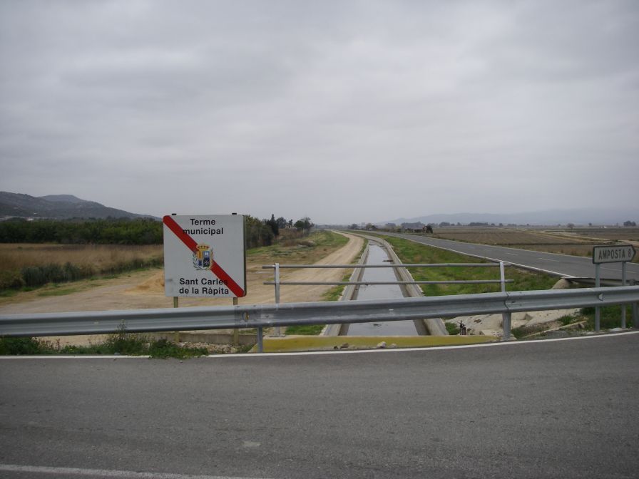 2009-02-15-005-Canal-at-Sant-Carles-de-la-Rapita