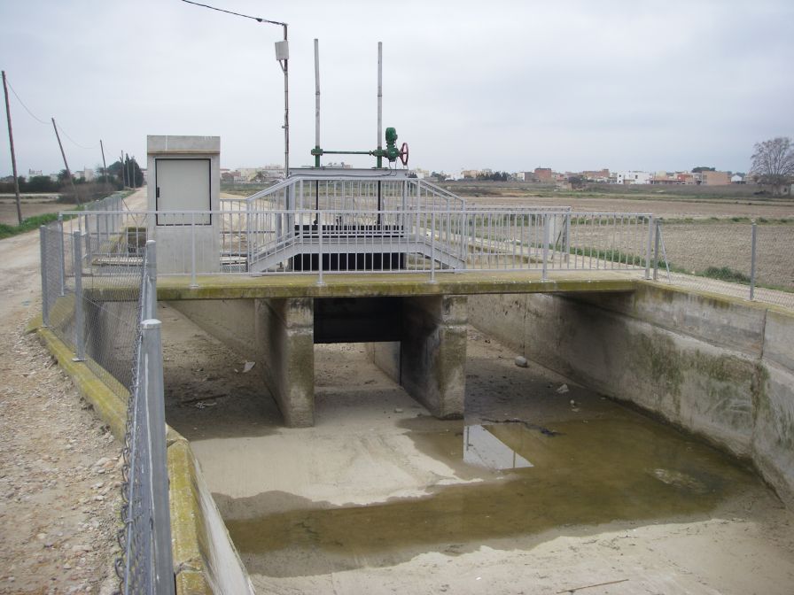 2009-02-16-002-Canal-Sluice