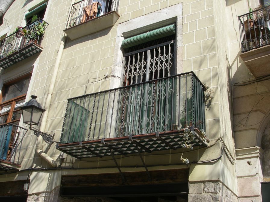 2009-04-04-003-Our-balcony