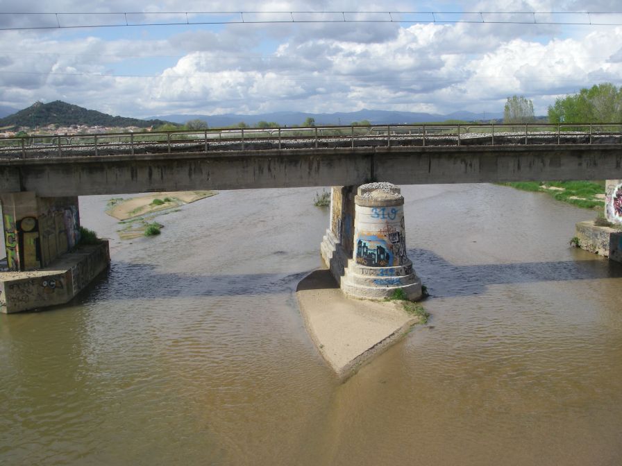 2009-04-11-014-River