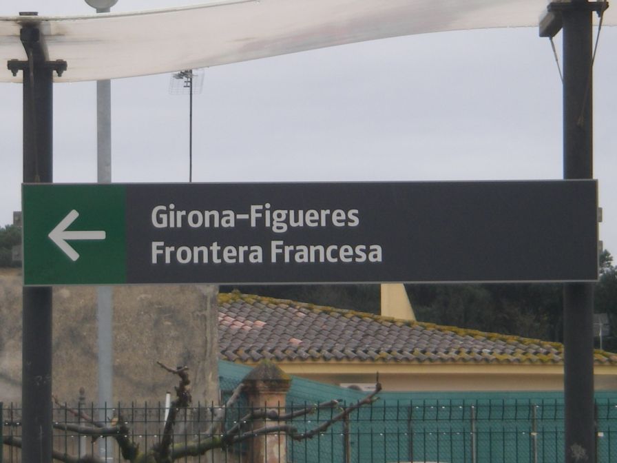 2009-04-12-091-Sils-Station-Sign