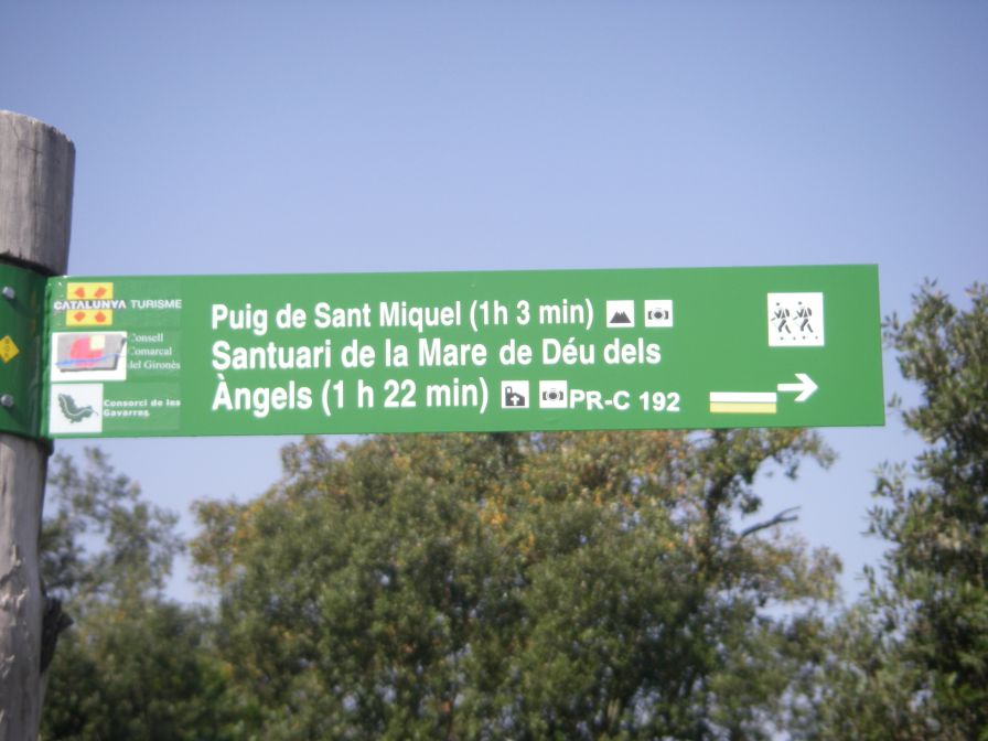 2009-04-14-022-Walk-Sign-Post