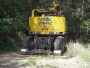2009-04-15-052-Digger-compatible-with-railway