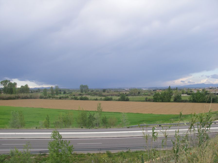 2009-04-16-043-Storm-Brewing