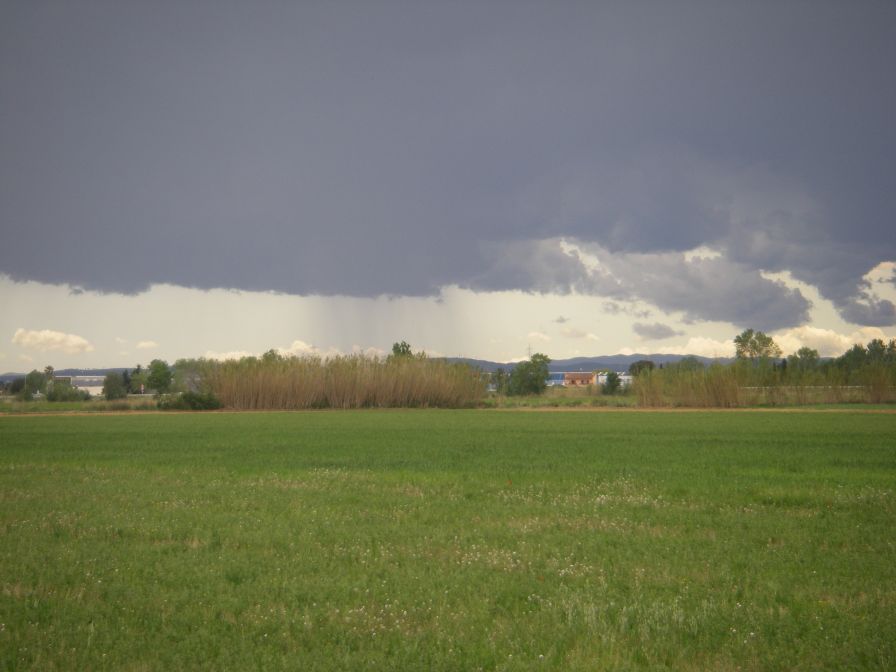 2009-04-16-046-Storm-Brewing