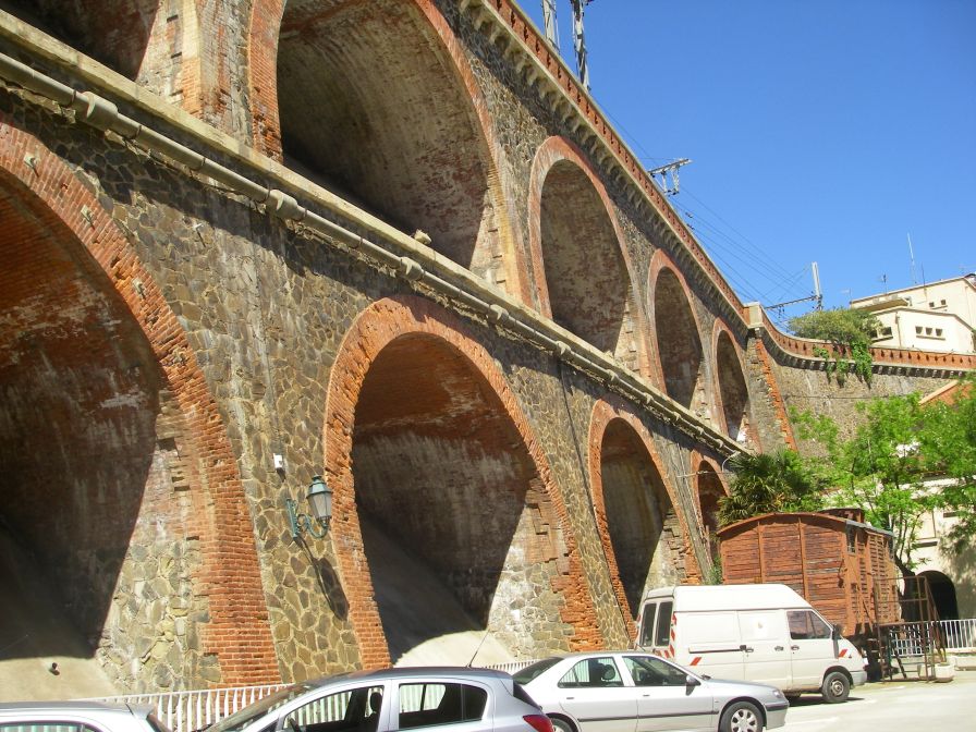 2009-04-18-096-Grand-Scale-Railway-Architecture