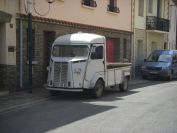2009-05-24-165-Vintage-French-Van