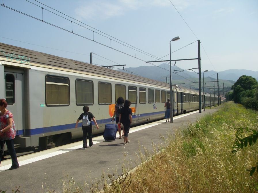 2009-05-24-169-Regional-express-train