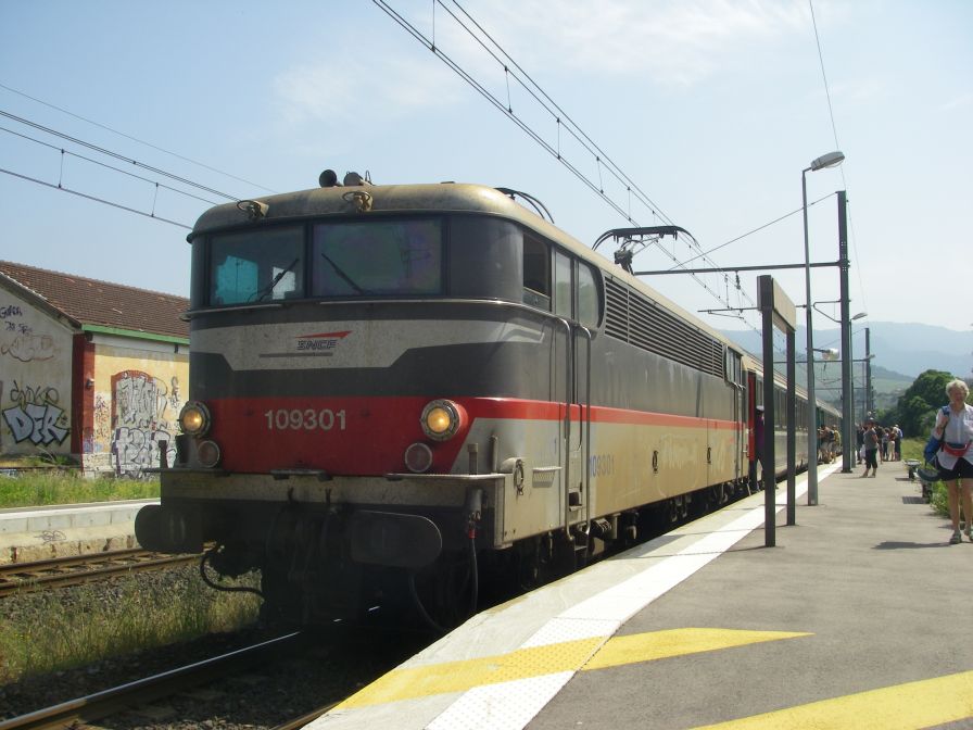 2009-05-24-170-Regional-express-train