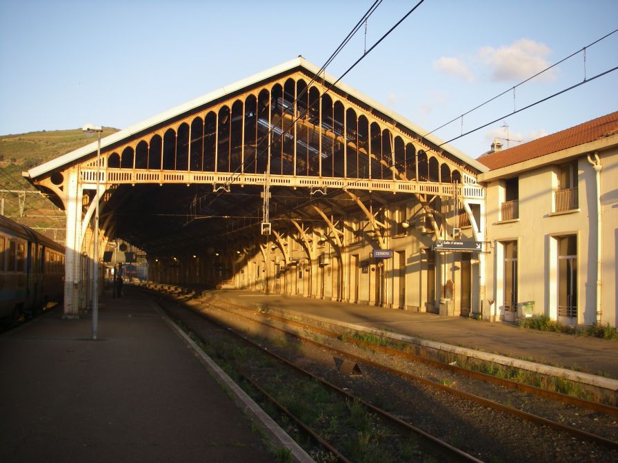 2009-05-27-005-Cerbere-Station-at-Sunrise