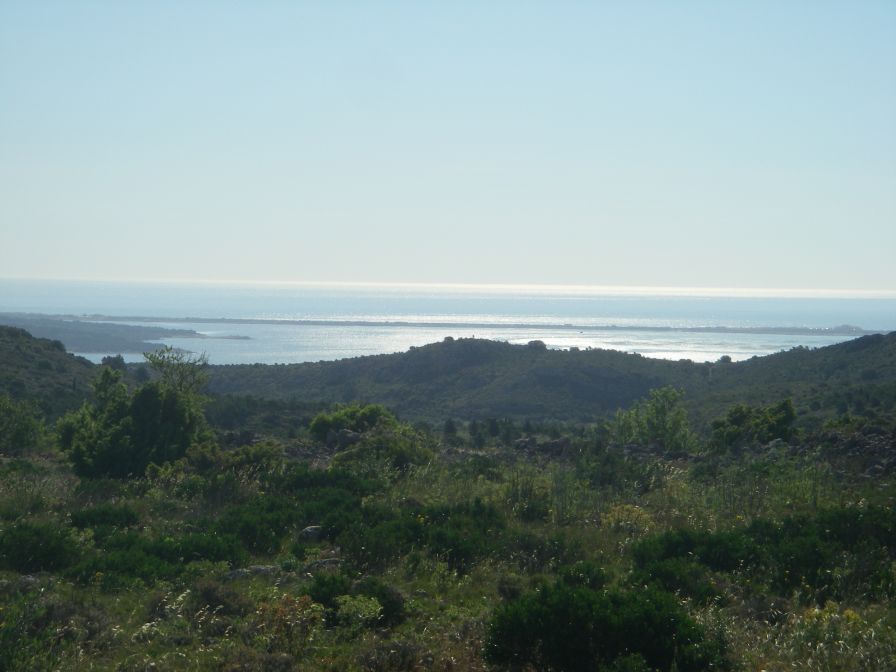 2009-05-29-052-Etang-and-Sea