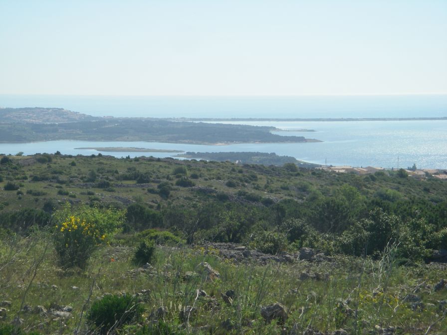 2009-05-29-062-Etang-and-Sea