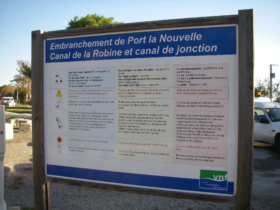 2010-10-25-013-Canal-de-la-Robine-Sign