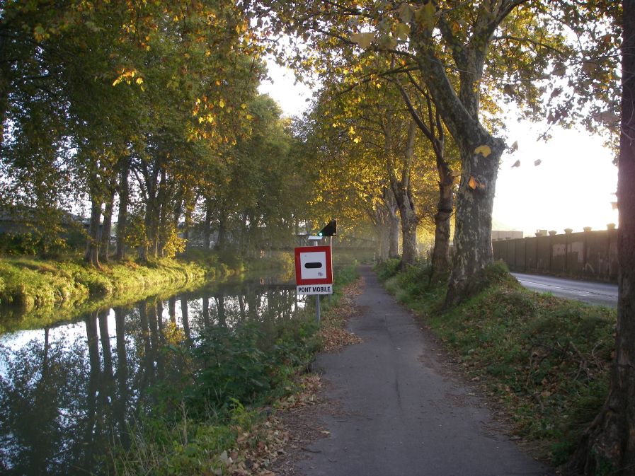 2010-10-27-011-Canal-Du-Midi-Lifting-Bridge