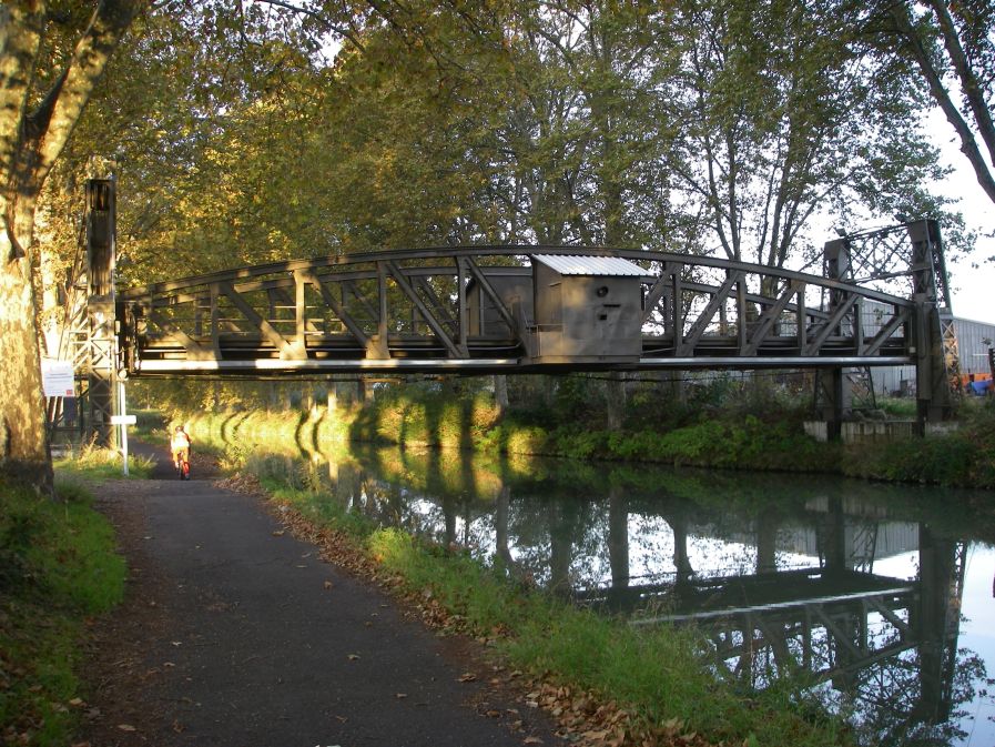 2010-10-27-014-Canal-Du-Midi-Lifting-Bridge